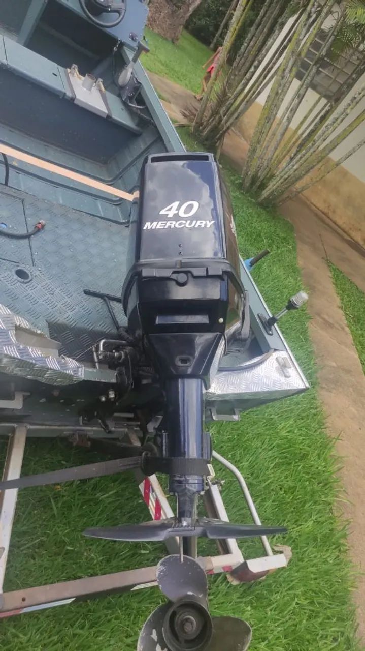 Lancha 6 metros com motor popa 40 hp - Foto 2