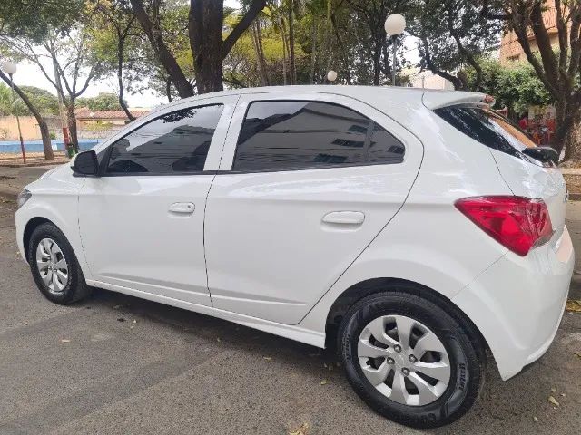 Chevrolet Onix Hatch LT 1.0 8V Flex Mec. 4P 2019 - Foto 2