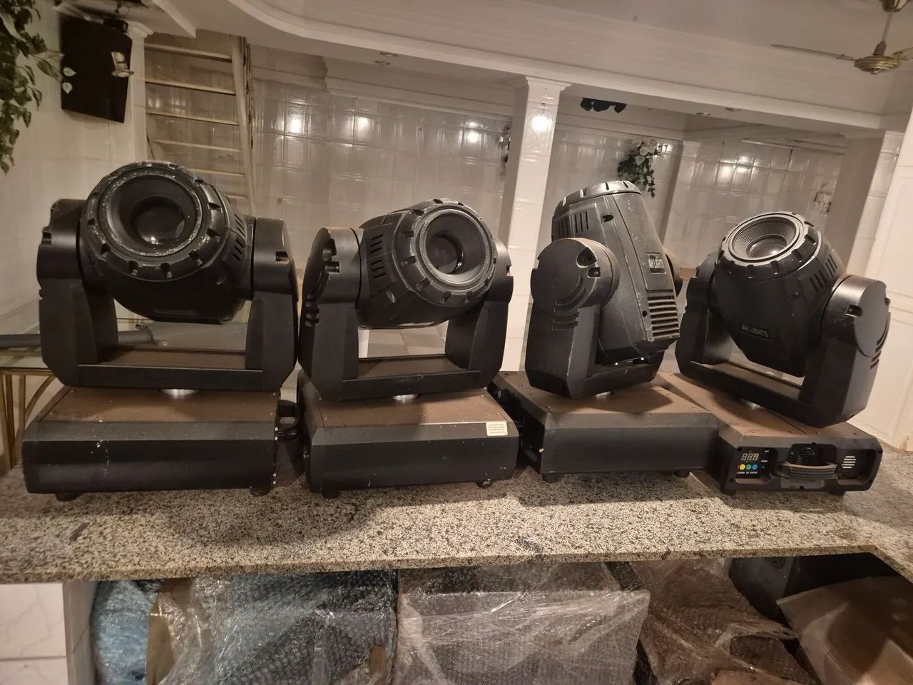 4 Projetores de Iluminação Profissionais - Foto 2