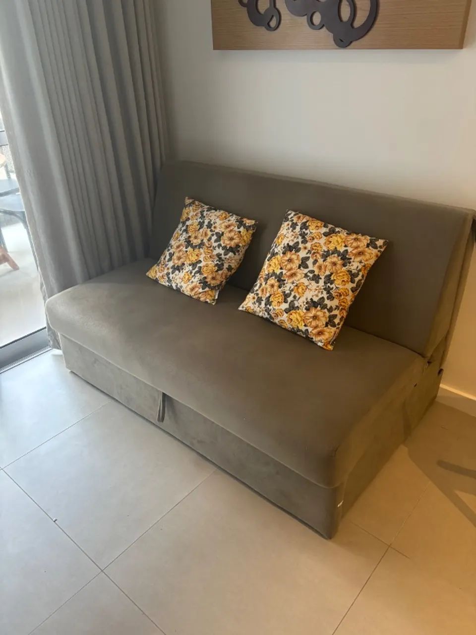 Sofá cama medindo 1.40 largura por 1.70 comprimento 64850511158529123