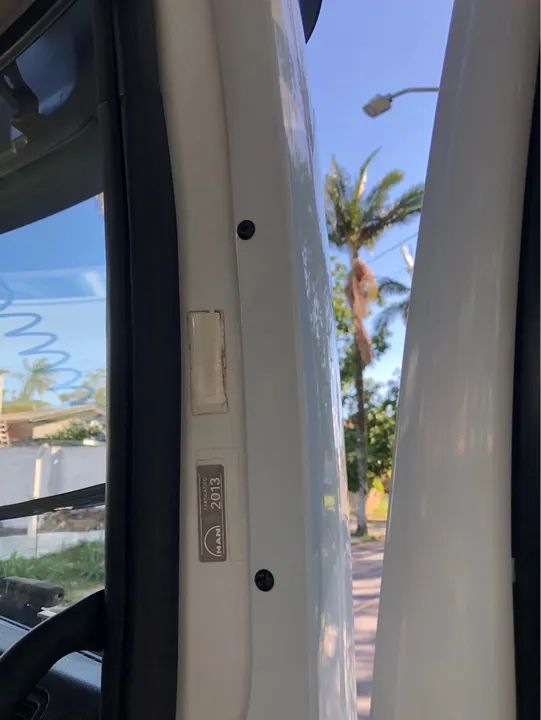 Caminhão Volkswagen 31-330 6x4 2013 km 133.000 (Caçamba Pistao frontal ) - Foto 7