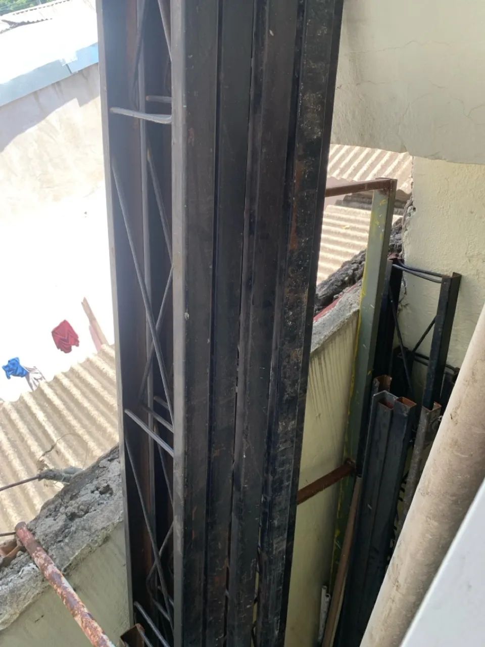 TRELIÇAS , 3 unidades, com 4                      mts, Estrutura metálica - Foto 2