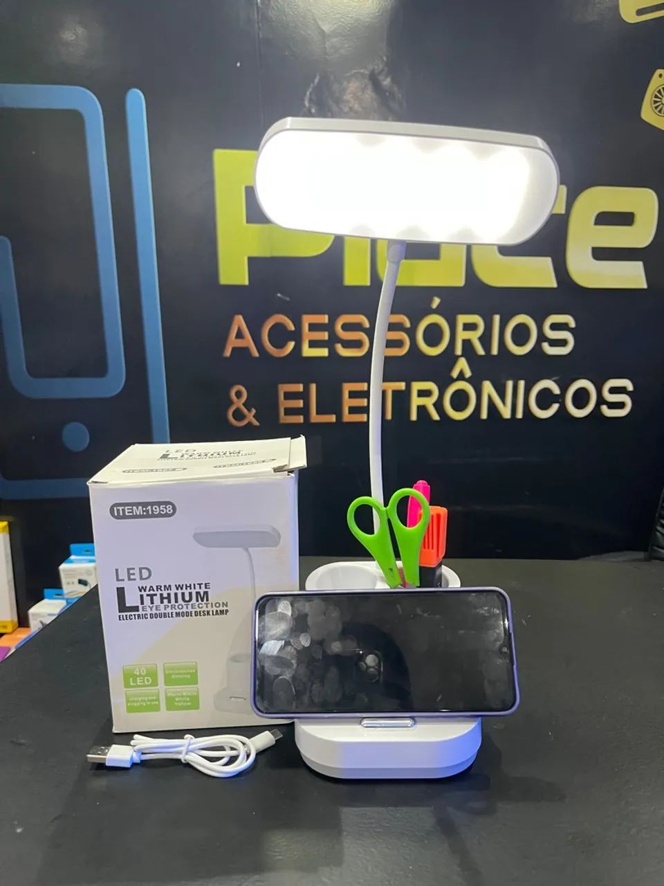 Luminaria mesa led articulada Sem Fio recarregável Suporte celular porta lápis USB - Foto 5
