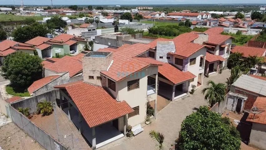 Cód: 5028.  Residencial com 3 casas de 1º andar para Venda!   - Foto 5