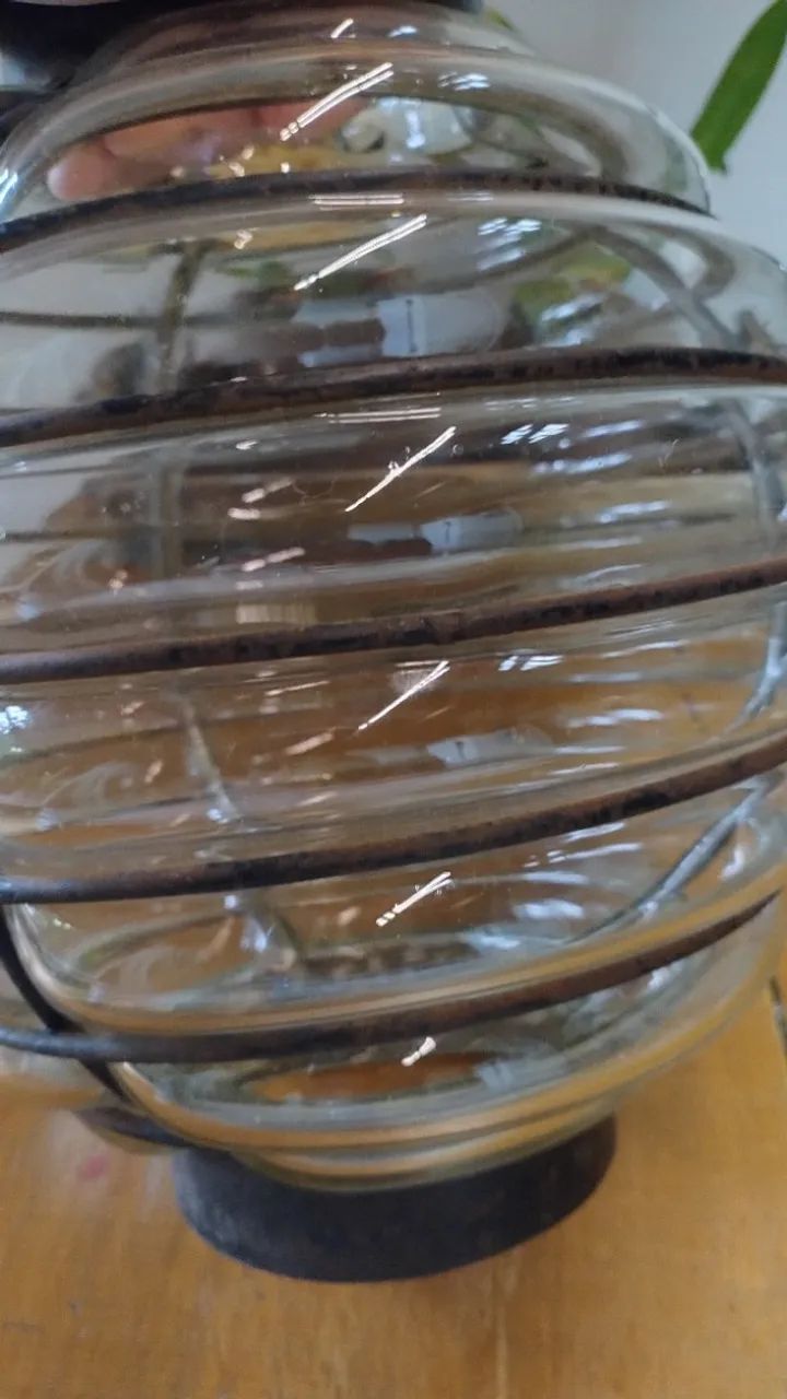 Antigo Lustre Em Ferro Vidro Soprado - Foto 3