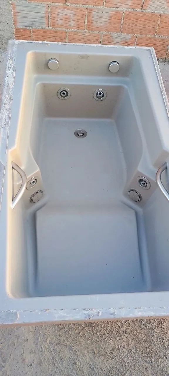 Jacuzzi bathtub 64573574774145120
