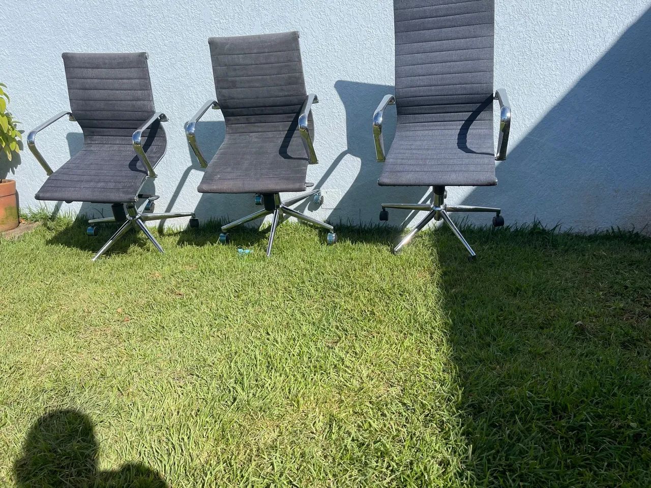 3 Cadeiras de Escritório Giratórias com Rodinhas - Foto 3