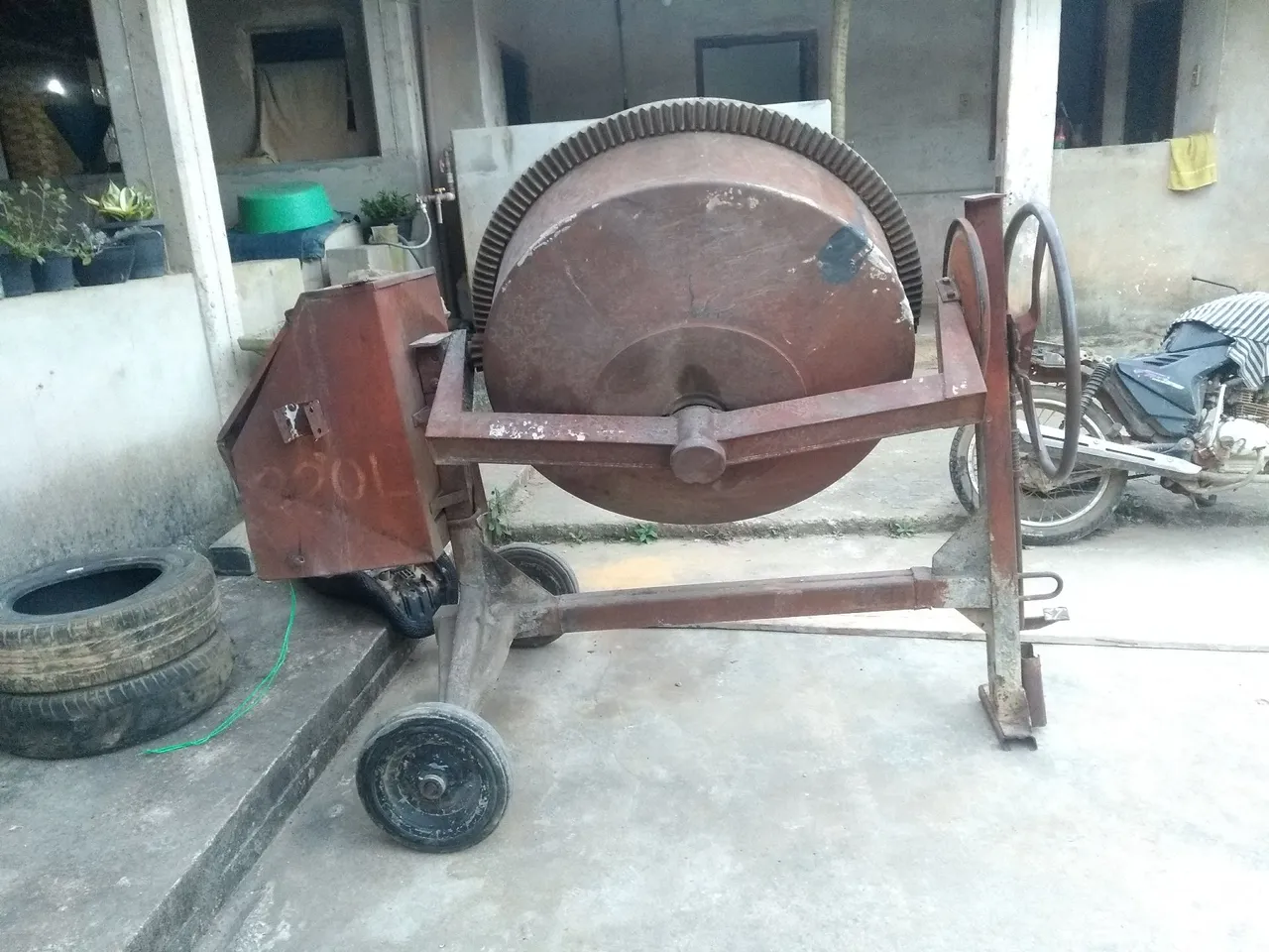 Betoneira 400 litros reforçada motor esta no 110