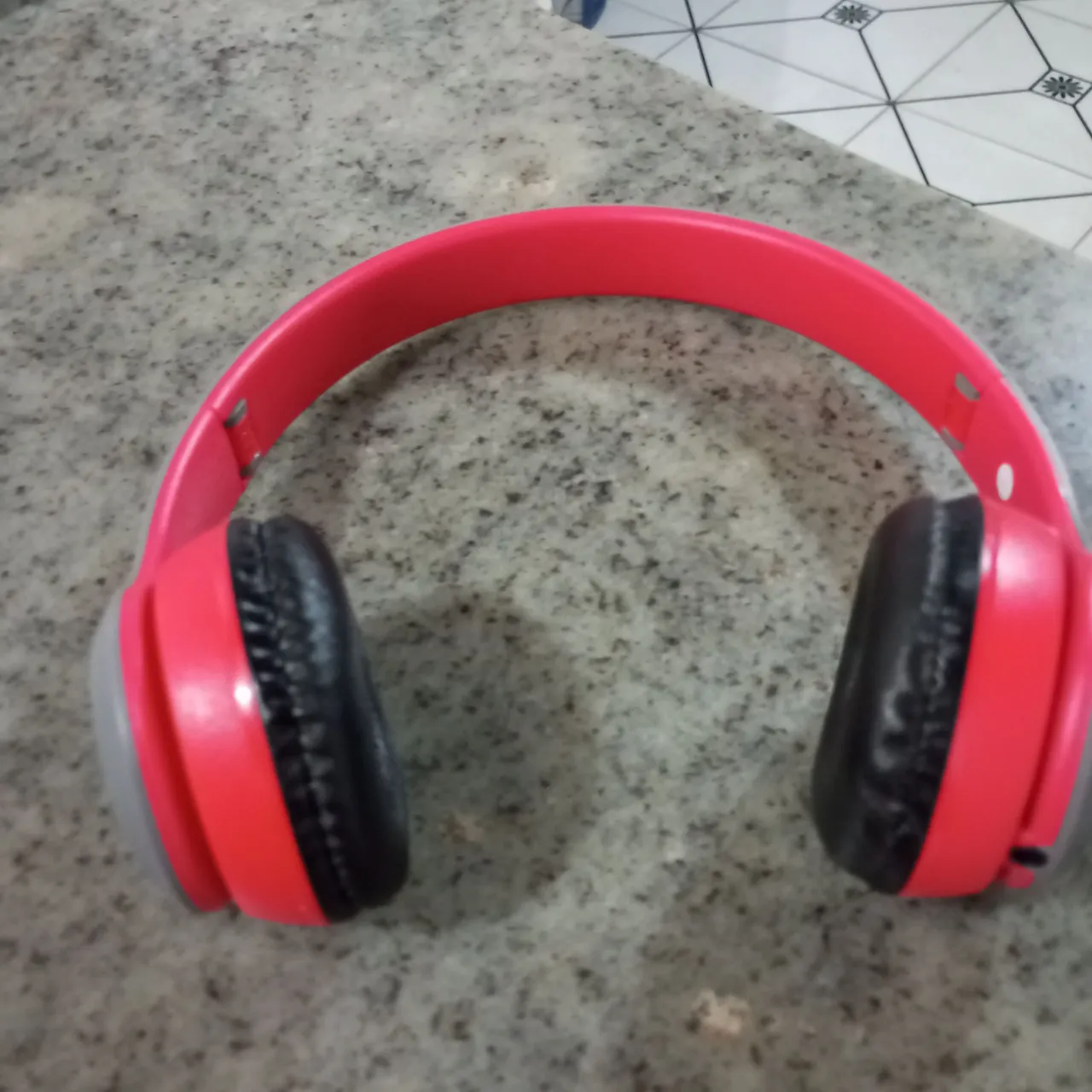 Headphone vermelho - Ótimo para ouvir suas músicas!
