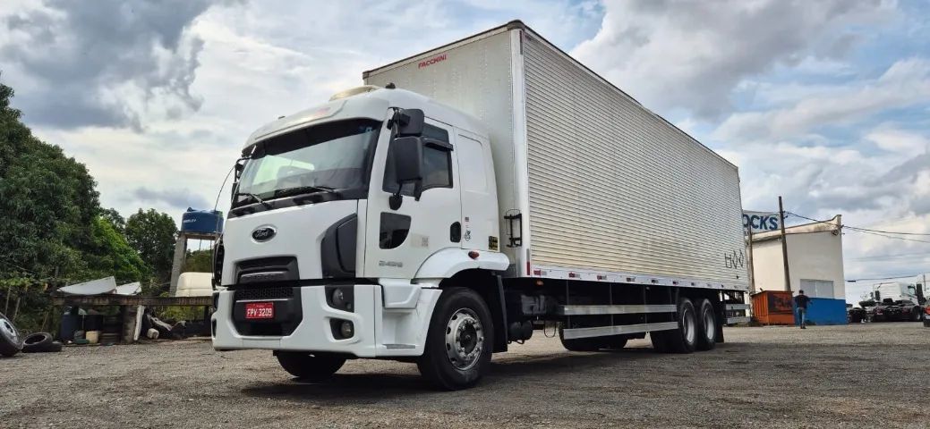 Ford cargo 2429, com baú de 10,20 mts. - Foto 8