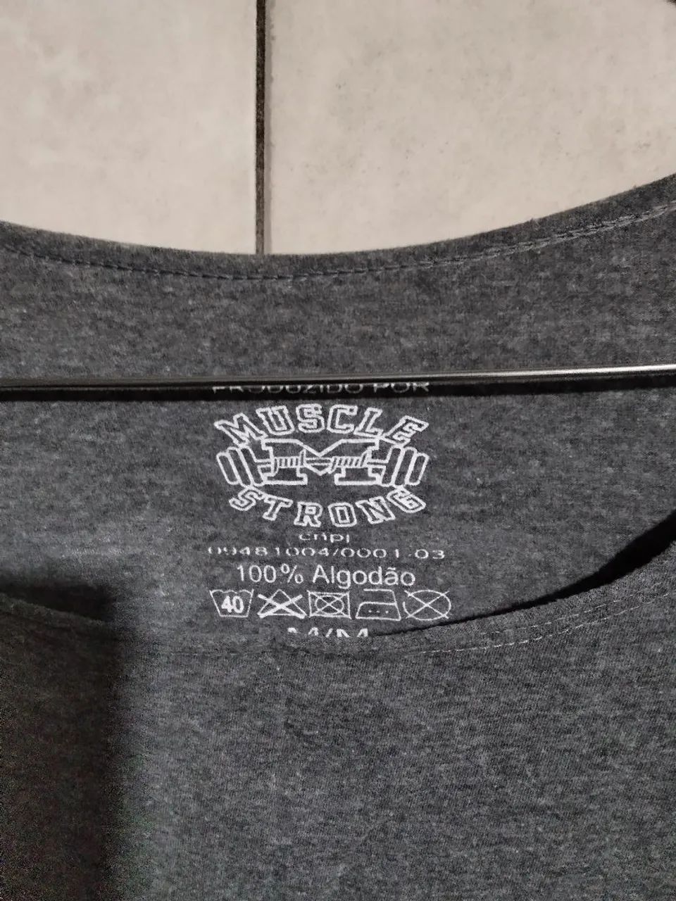 Camiseta Muscle Strong Cinza original  - Foto 2