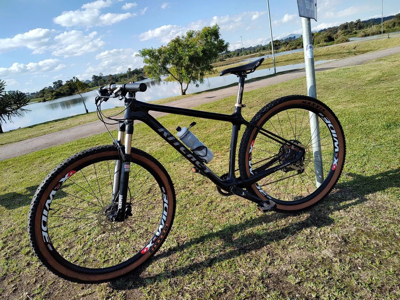 Mtb TRUST LANDER CARBONO 