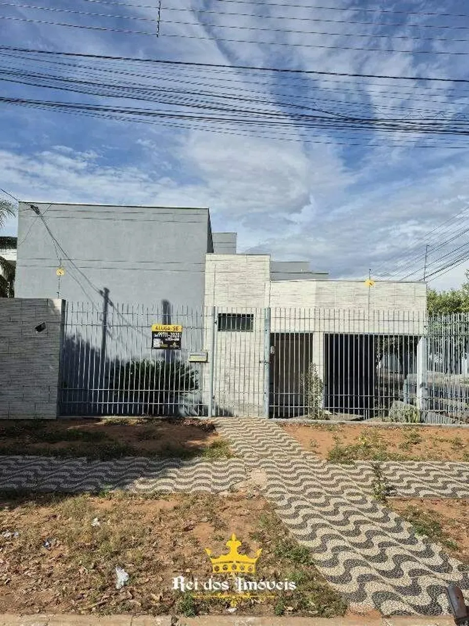 ALUGO CASA JD. TROPICAL