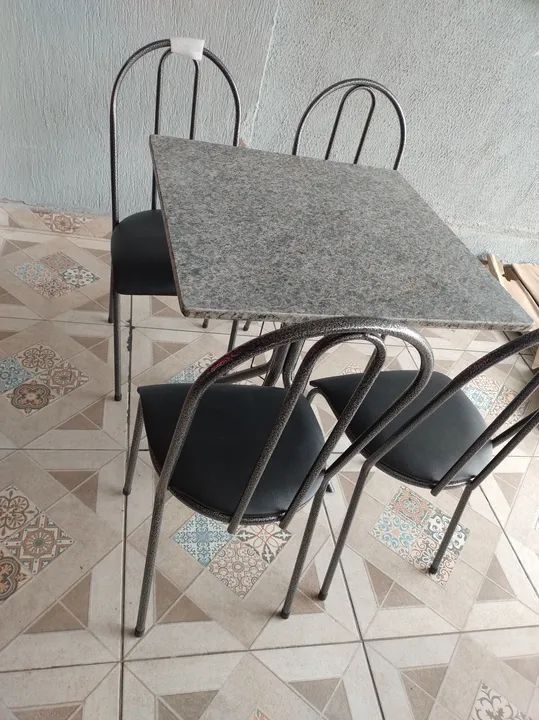 Conjunto de mesa e cadeiras em metal -NOVOS - Foto 3