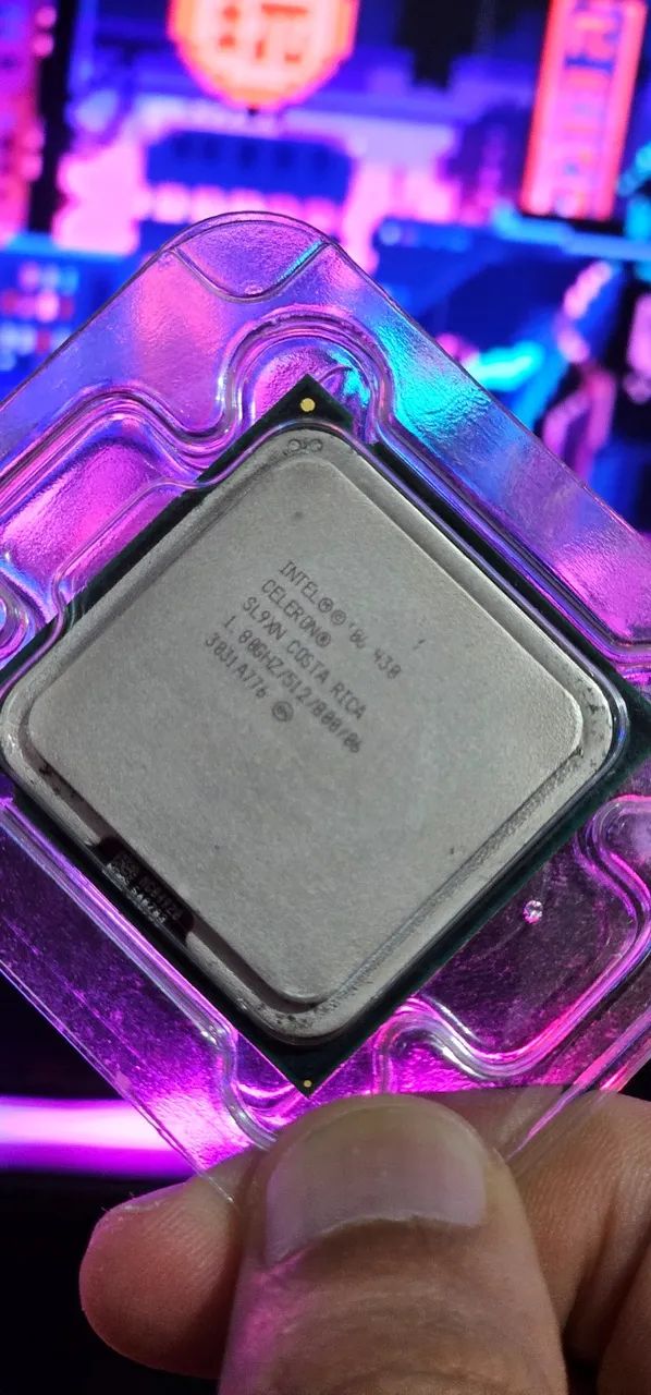 Processador Intel Celeron 430 / cache de 512K / 1,80 GHz / barramento frontal de 800MHz - Foto 4