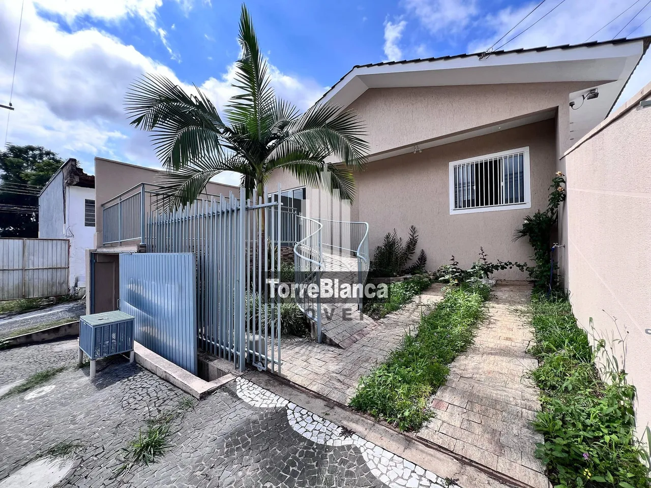 Casa Comercial para locação, 2 quartos sendo 1 suíte, 2 vagas, 63 m², Órfãs - Ponta Grossa