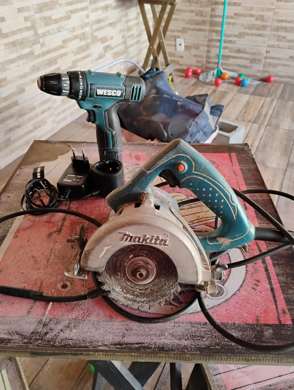 Makita Profissional e Furadeira e parafusadeira 