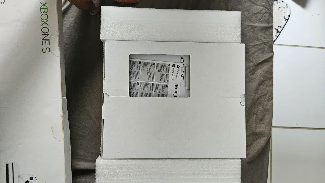 Xbox One S - 4K Blu-Ray e HDR - Foto 2