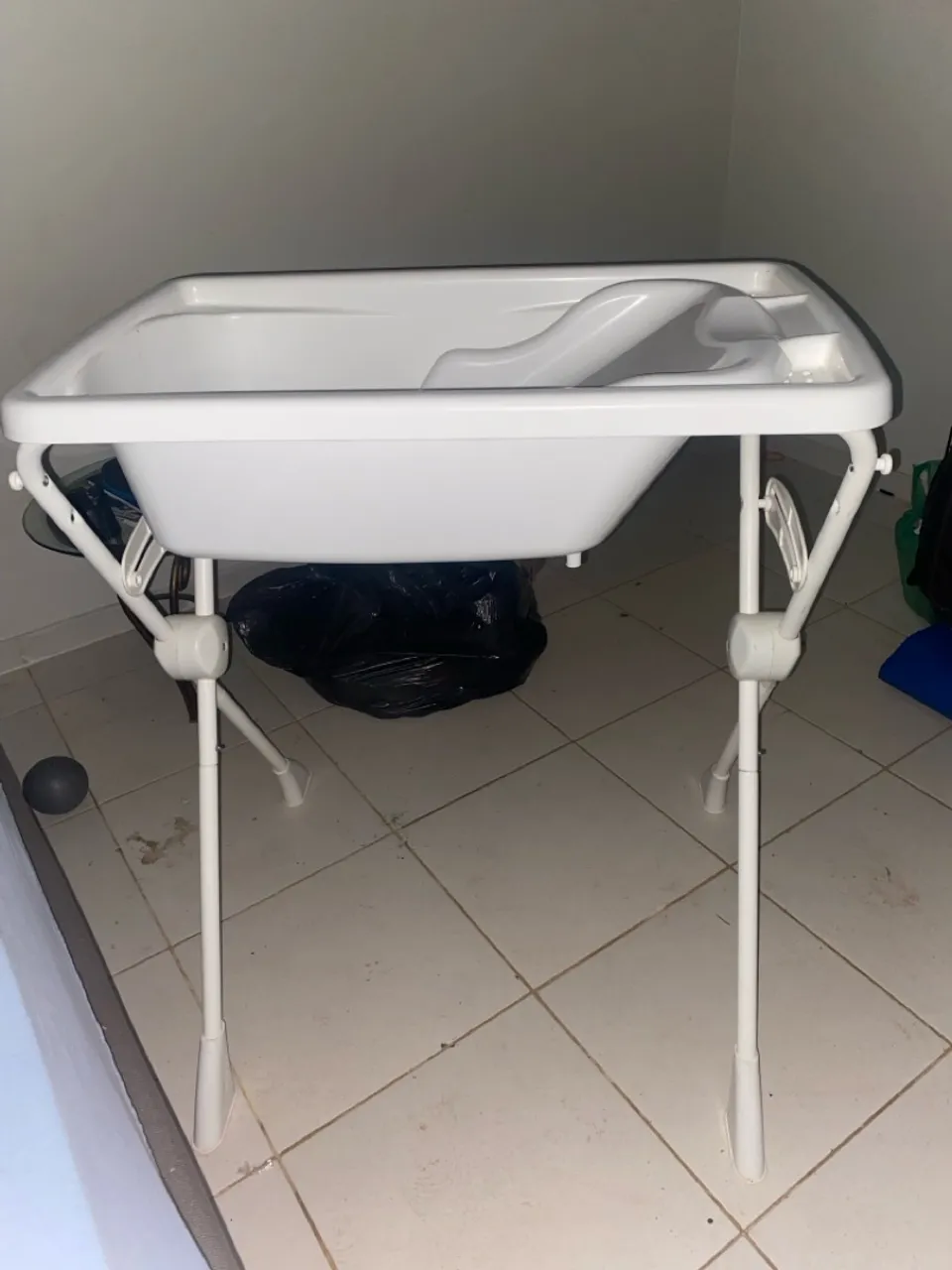 Banheira para bebê com suporte