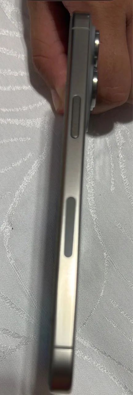 Título: iPhone 16 Pro Max Titanium - Seminovo, impecável - Foto 3