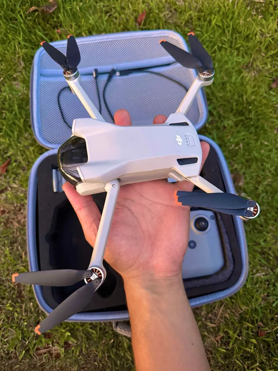 DRONE DJI MINI 3 - REGISTRADO ANATEL - APENAS 6 HORAS DE VOO - Foto 2
