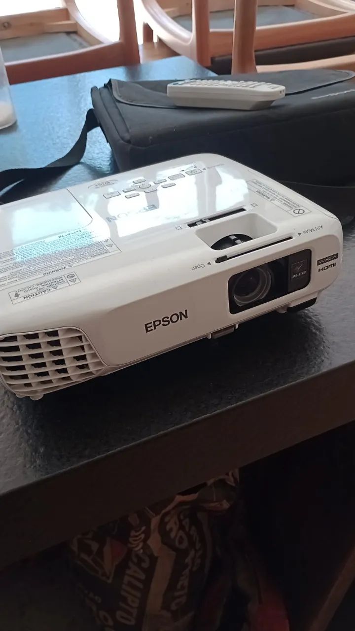 Projetor Epson x 24