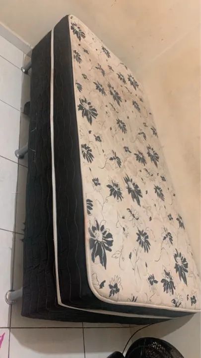 Cama Box Casal em ótimo estado