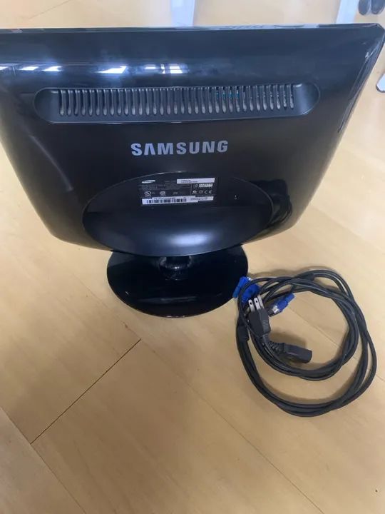 Monitor Samsung LCD 17 pol Perfeito Estado 