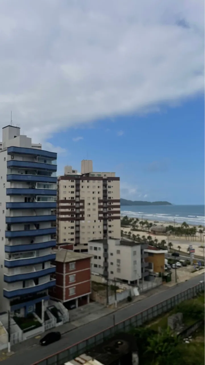 Apartamento com Vista Lateral para o Mar - Vila Tupi - R$1.900