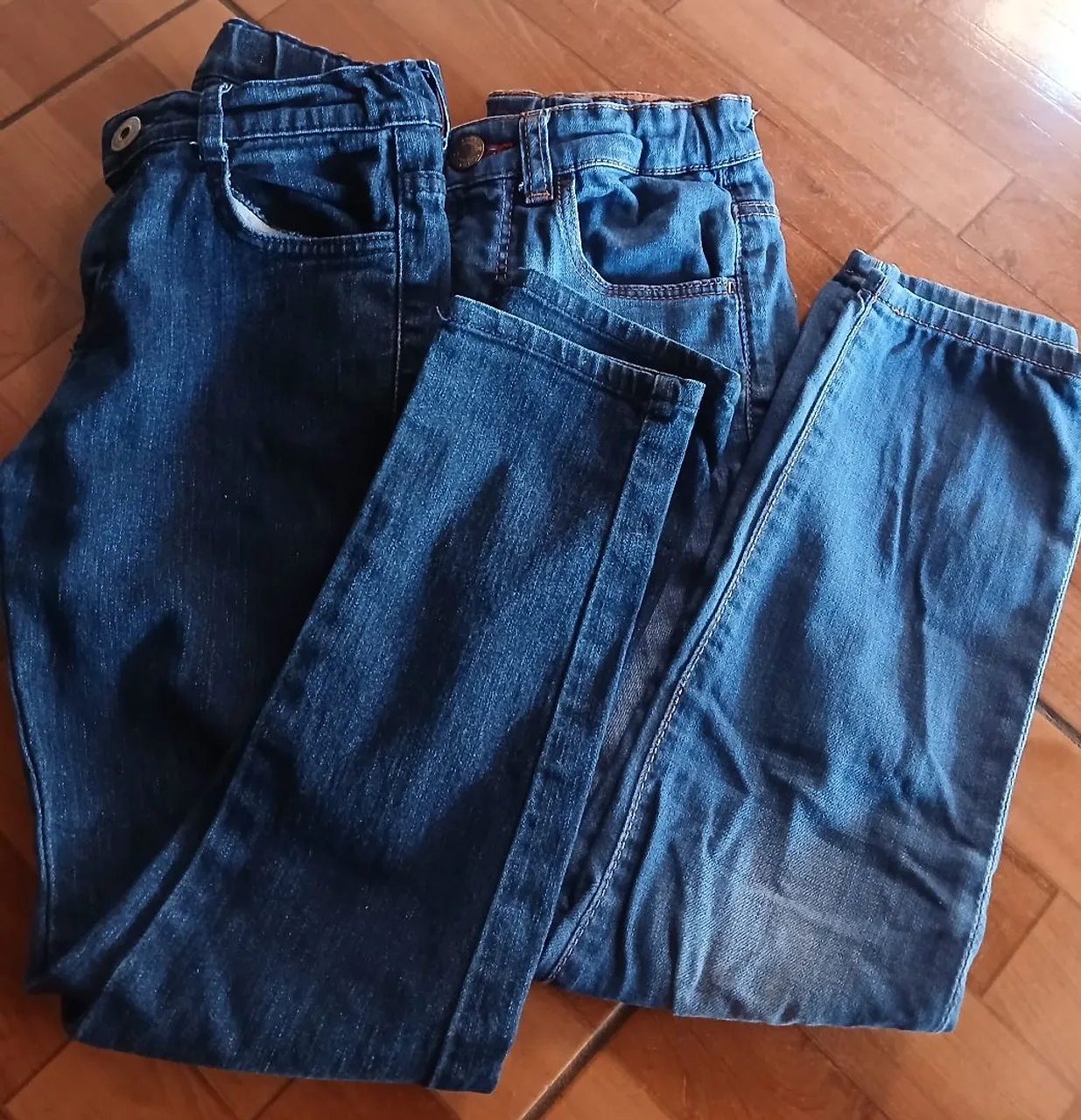 2 Calças jeans 6 anos $50