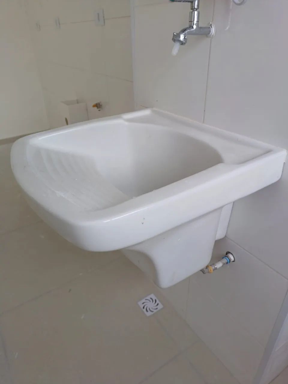 Tanque icasa branco