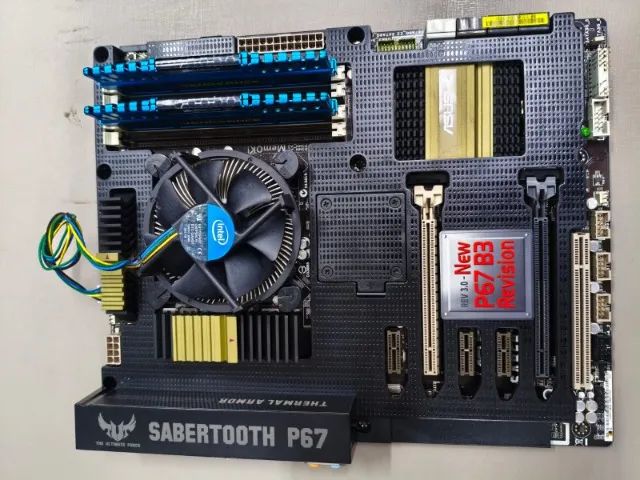 PLACA-MÃE GAMER ASUS SABERTOOTH P67- BARATO - Foto 4