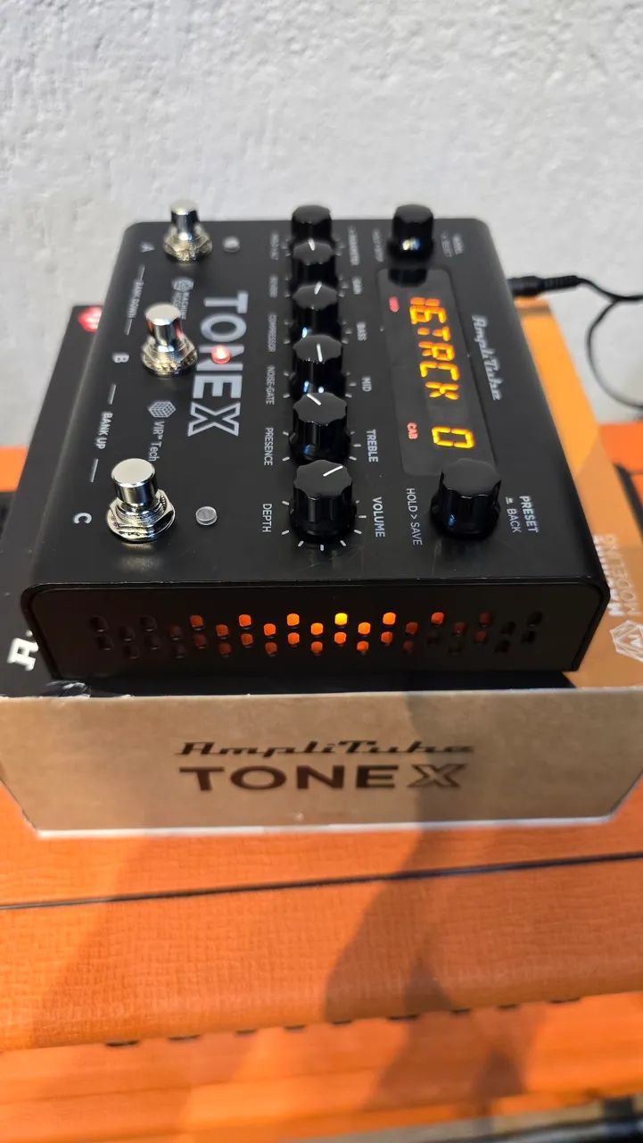Pedal Tonex Amplitube - Instrumentos musicais - Setor Habitacional