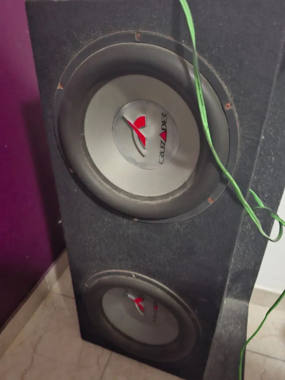 subwoofers Hinor Cruzader (geralmente de 10" ou 12" polegadas