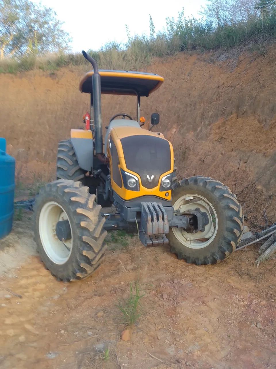 Trator Valtra a800r