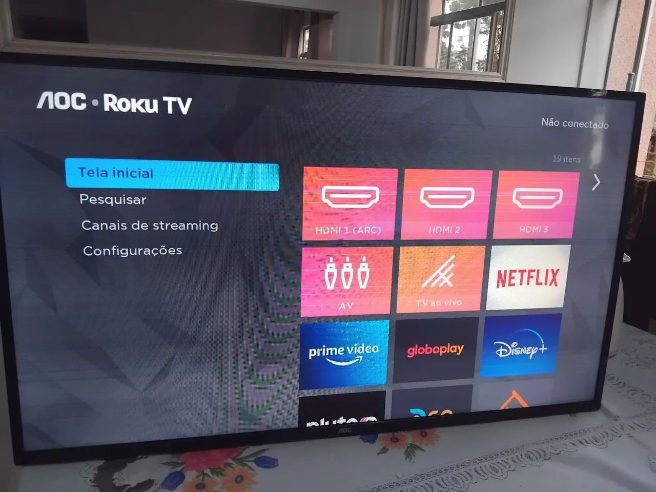 Tv smart 43" polegadas  aoc roku com linhas na tela  - Foto 2