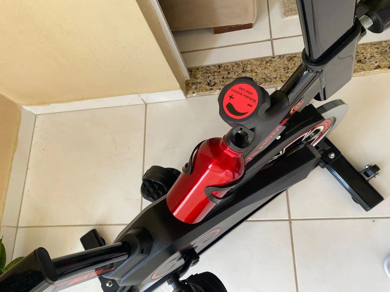 Bicicleta Ergométrica Semi Nova - Foto 3