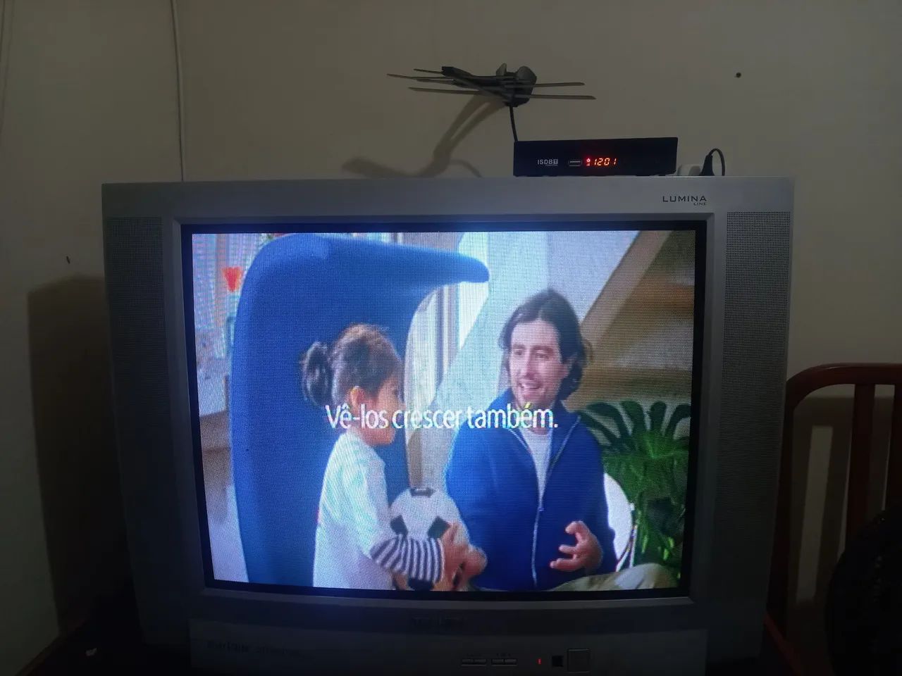Vendo TV 42 polegadas de tubo marca Toshiba 