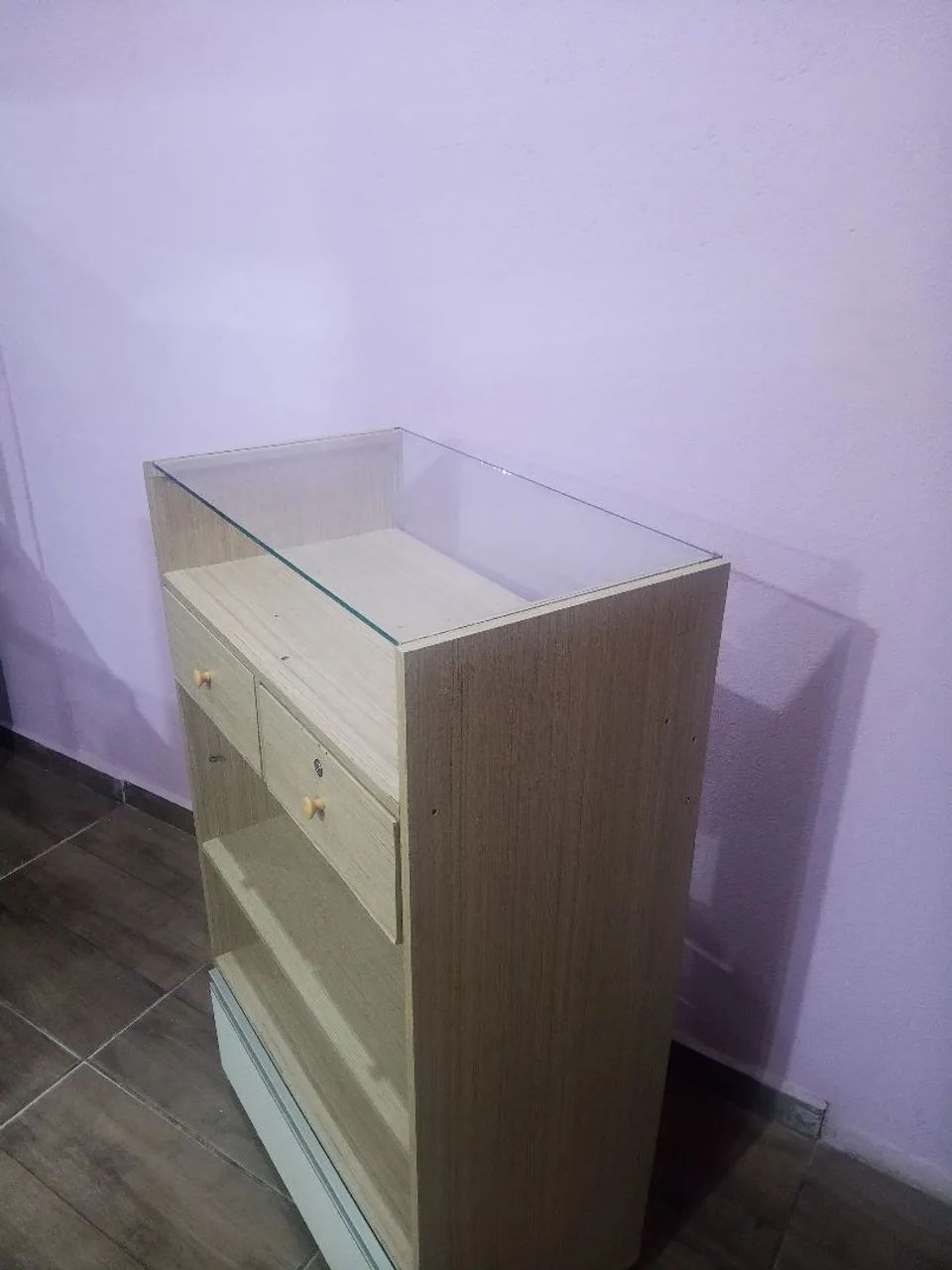 Vendo caixa bem conservado 