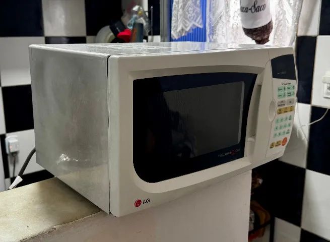 Micro-ondas LG Intellowave Grill - Modelo MB-274PL - Foto 2