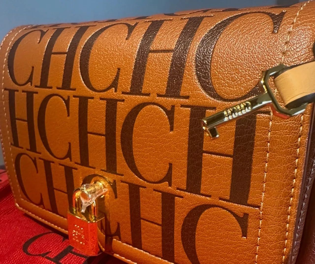 Bolsa em couro Caroline Herrera  - Foto 3