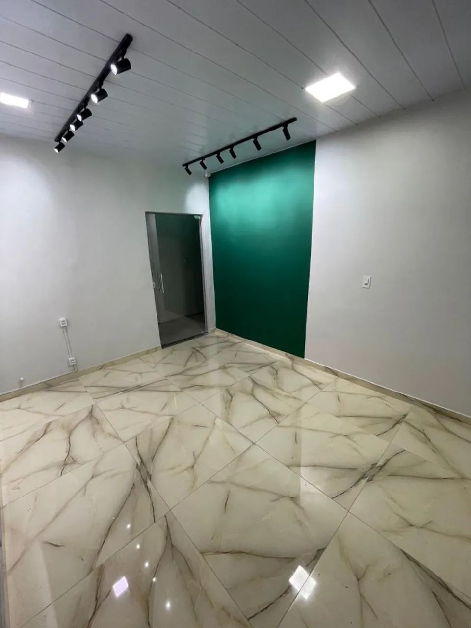 Alugo Sala Comercial - Aleixo  - Foto 2
