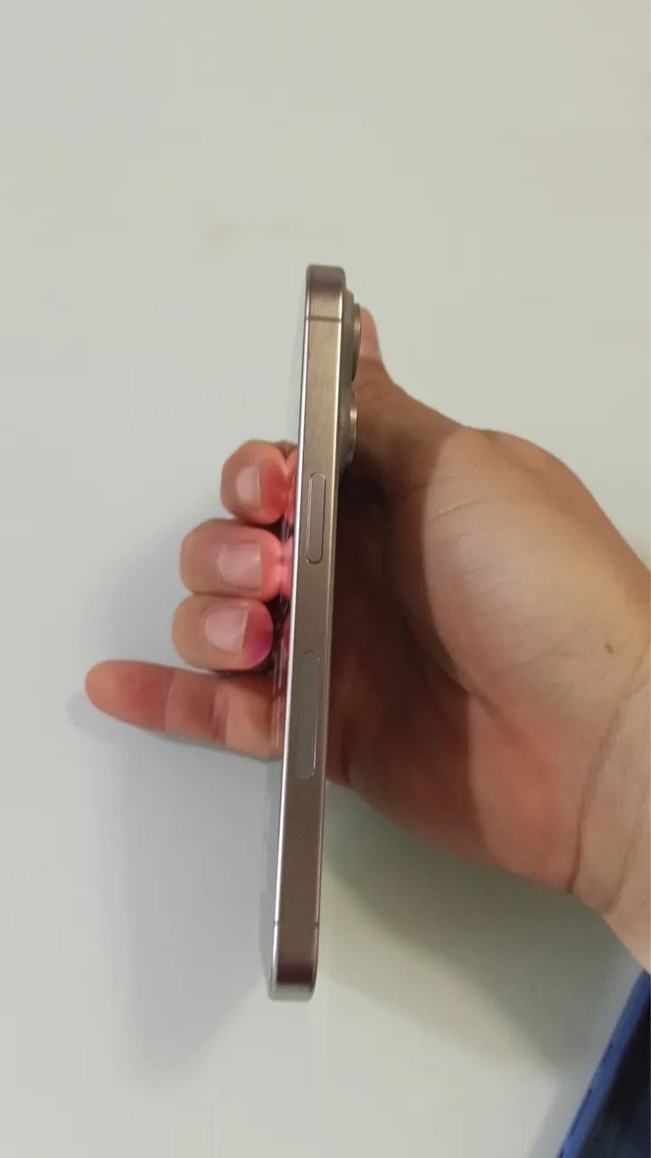 IPHONE 15 PRO  - Foto 2