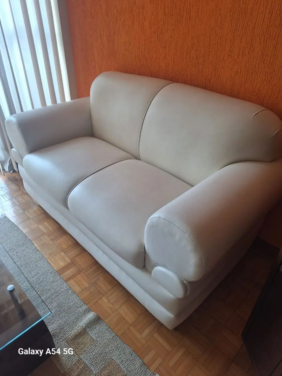 Vendo sofá couro branco
