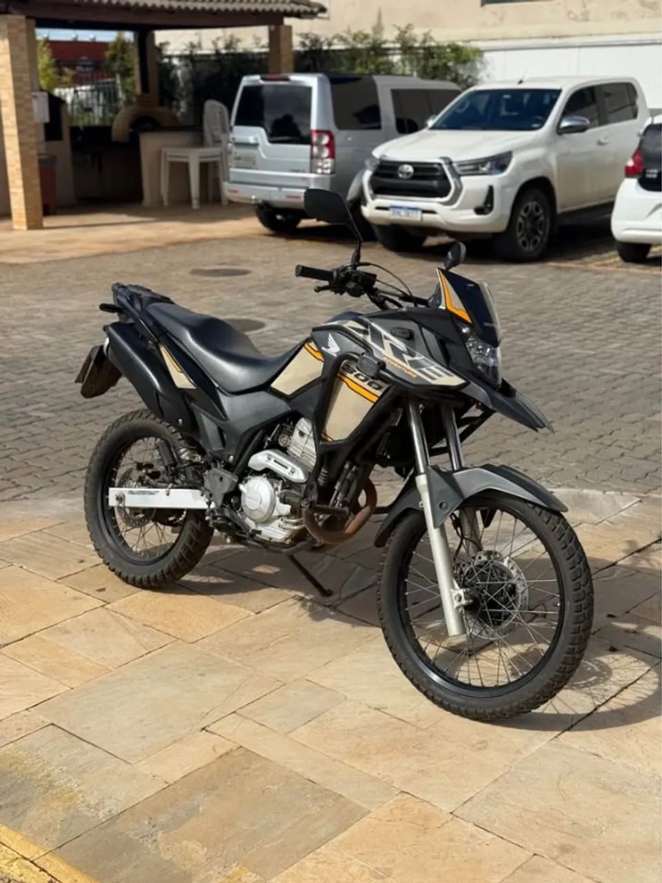 xre 300 2023