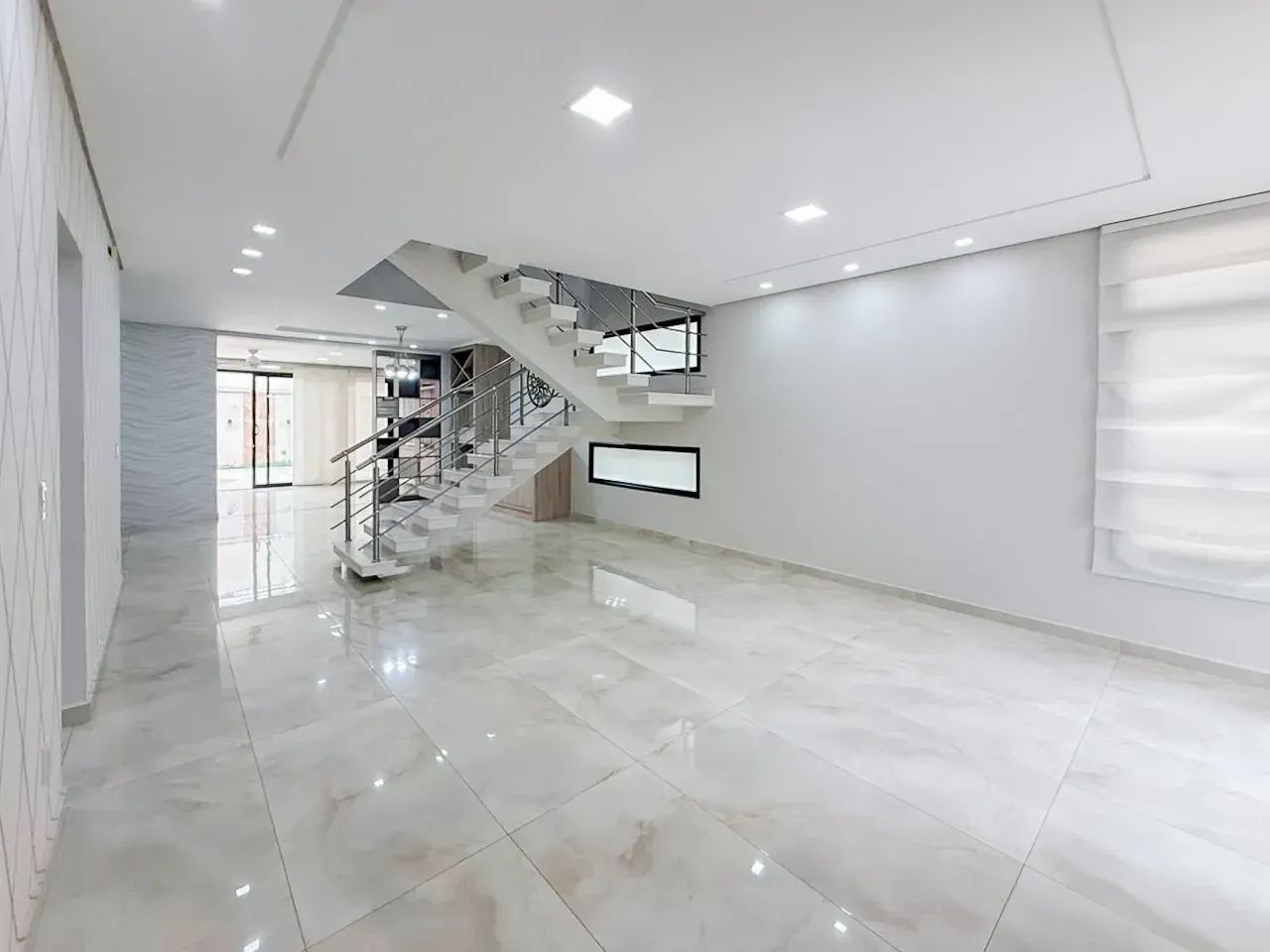 EXCELENTE SOBRADO PARA LOCAÇÃO SWISS PARK - Foto 2