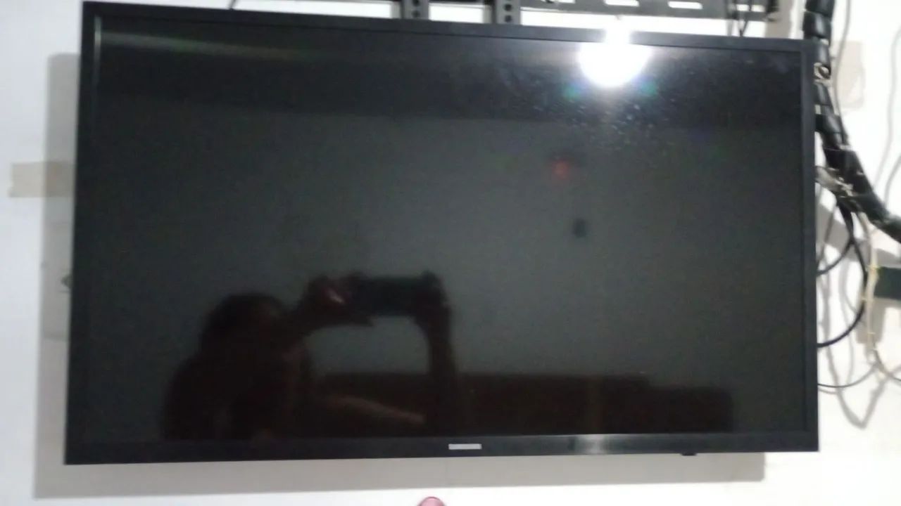 Vendo TV ESMART 32 POLEGADAS .NOVA 800 REAIS CONTATO *25 - Foto 2