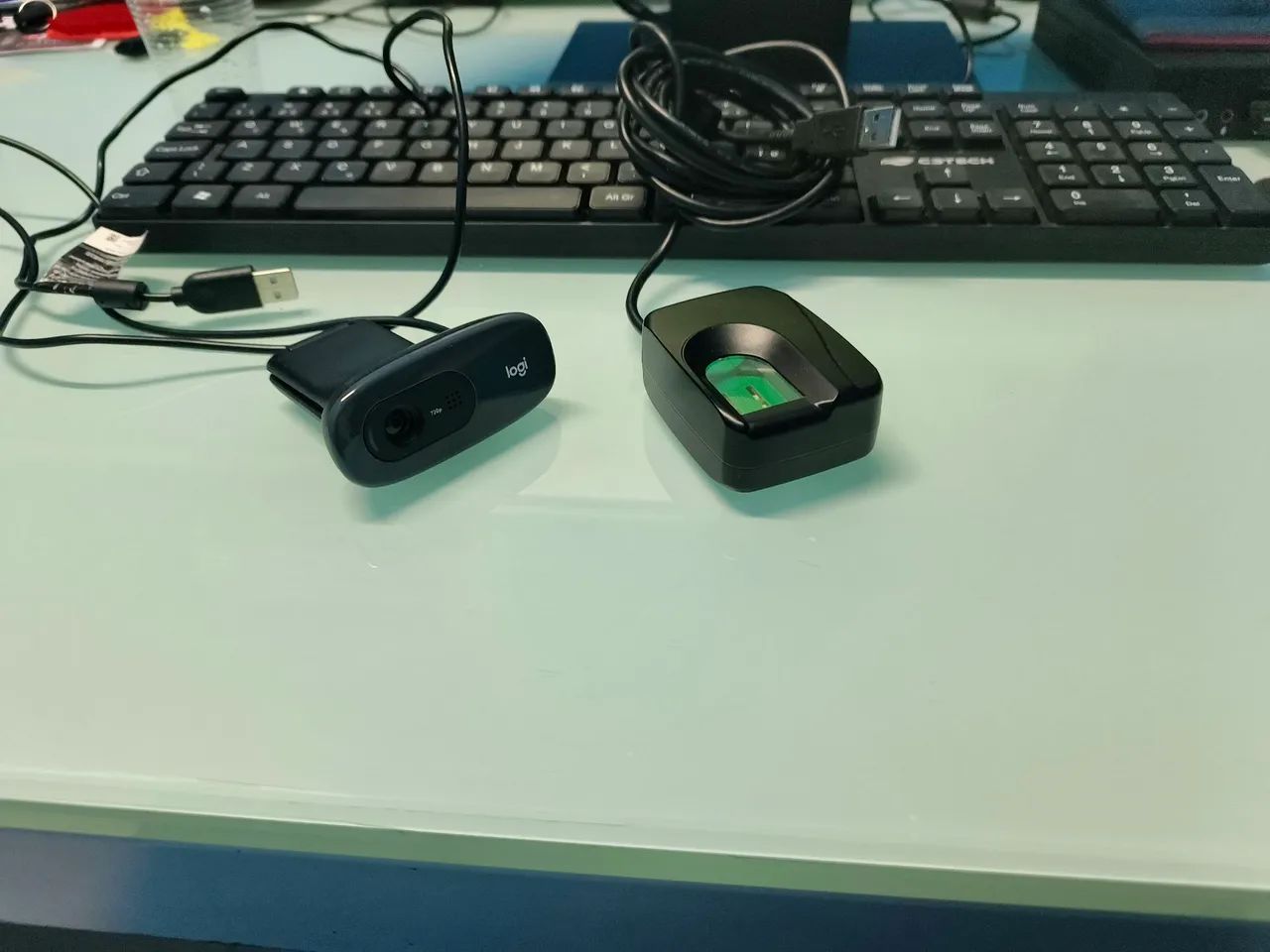 WEBCAM LOGI 720PX E LEITOR BIOMÉTRICO - Foto 5