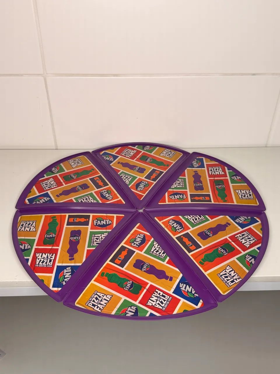 Pratos de pizza da Fanta (Coca-Cola)