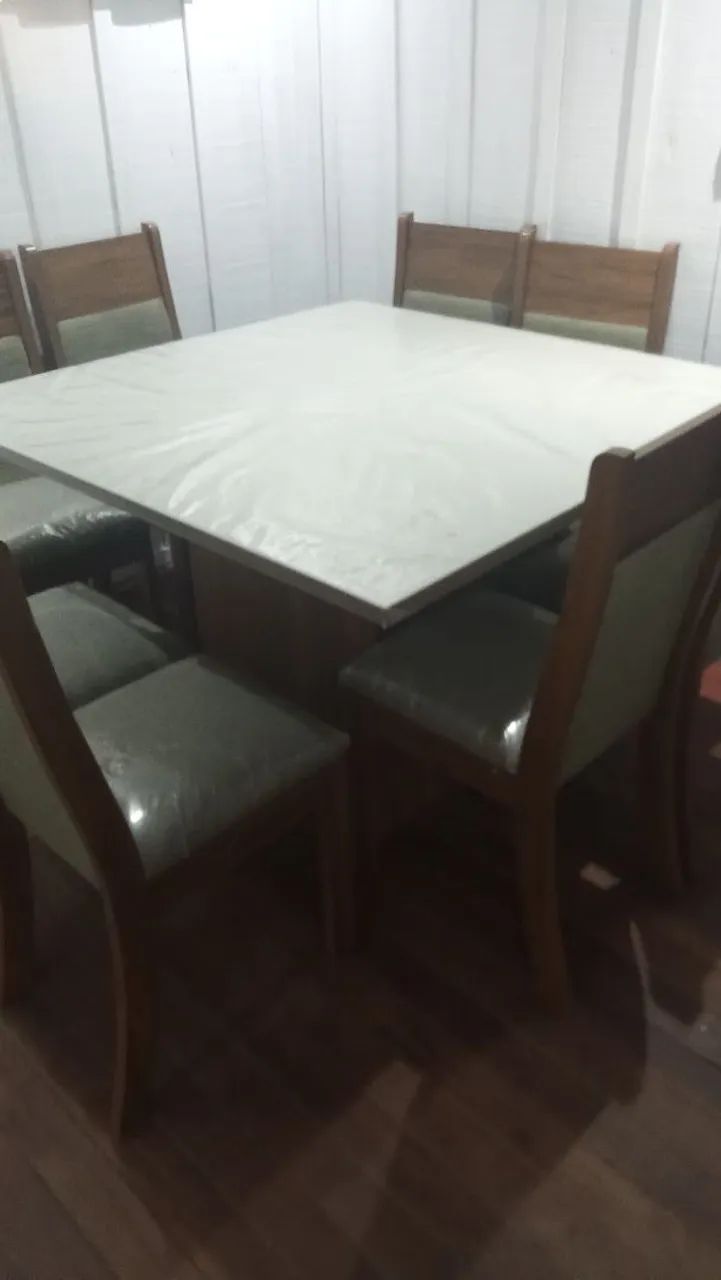 Mesa de vidro temperado 8 lugar